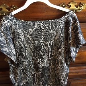 Express Tops - Black & White Print EXPRESS Blouse Express Tops - Black & White Print EXPRESS Blouse